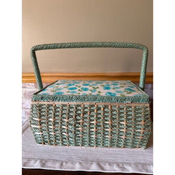 Vintage Dritz Wicker Sewing Basket With Floral Lining & Snap Closure and Handle - Picture 8 of 16
